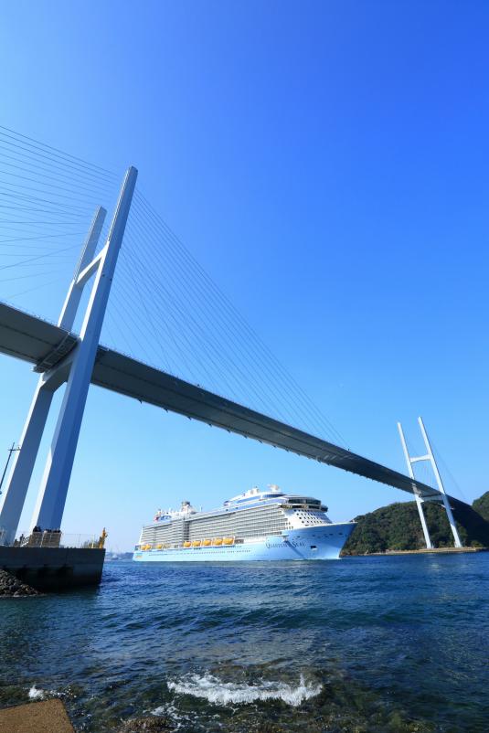 Megami Ohashi Bridge & Cruise Ship 2