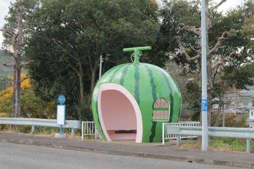 Fruit-Shaped Bus Stops（water melon）