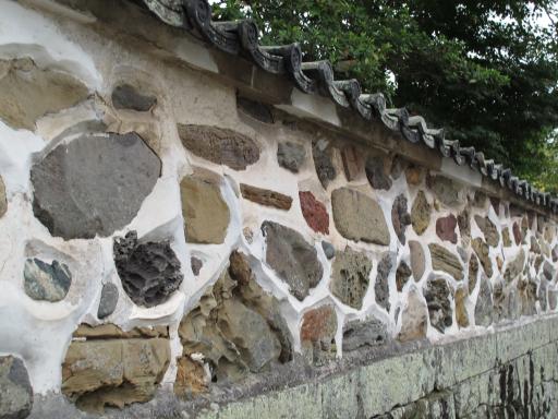 Five-Color Wall on Kusabakoji Bukeyashiki-Dori (Samurai Residence Street) 1