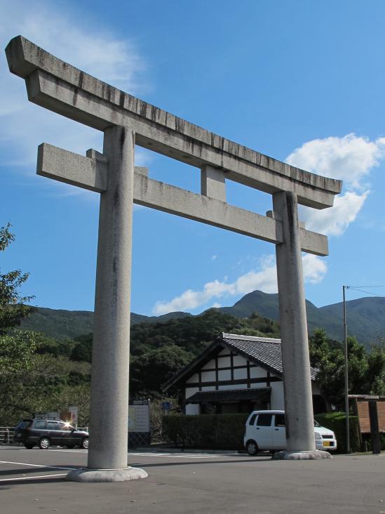 Tachibana Shrine Otorii (Chijiwacho)